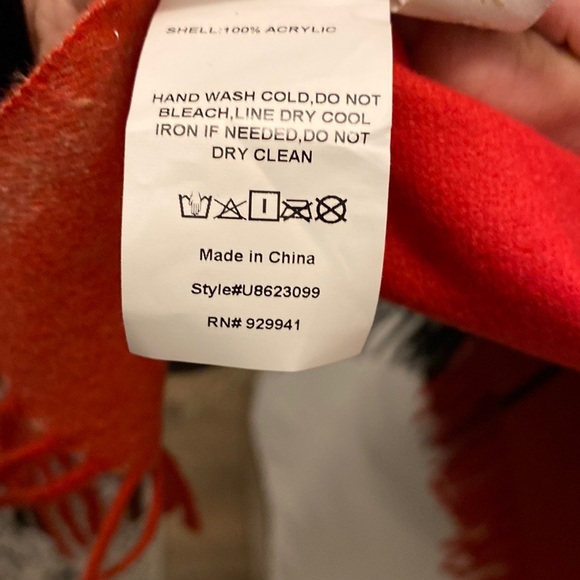 Weekend by Suzanne Betro Plaid Blanket Scarf/Shawl - Picture 5 of 5